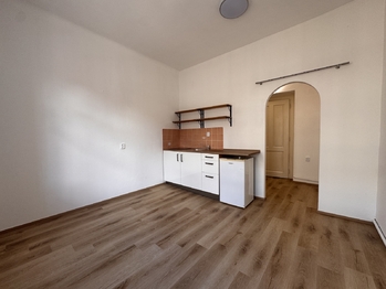 Pronájem bytu 1+kk v osobním vlastnictví 25 m², Praha 8 - Libeň