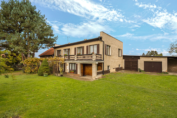 Prodej domu 307 m², Zlosyň