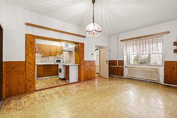 Prodej domu 307 m², Zlosyň