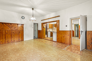 Prodej domu 307 m², Zlosyň