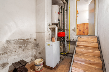 Prodej domu 307 m², Zlosyň