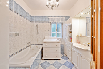 Prodej domu 256 m², Suchdol
