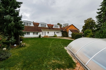 Prodej domu 256 m², Suchdol