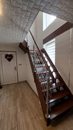 Schodiště a vstup do domu - Prodej domu 145 m², Dětkovice