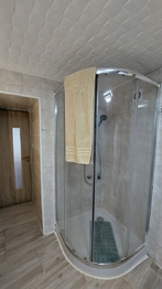 Koupelna v přízemí - Prodej domu 145 m², Dětkovice