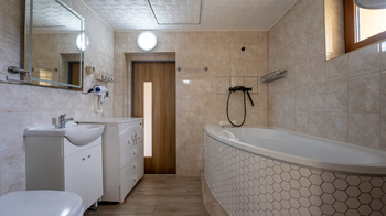 1.patro - koupelna - Prodej domu 145 m², Dětkovice