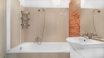 Koupelna s vanou - Pronájem bytu 1+1 v osobním vlastnictví 41 m², Praha 2 - Vinohrady