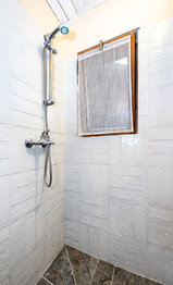 Sprchový kout - Prodej chaty / chalupy 20 m², Košťany