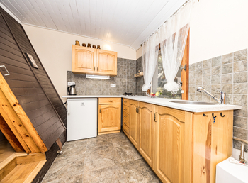 Kuchyně s podlahovým vytápěním - Prodej chaty / chalupy 20 m², Košťany