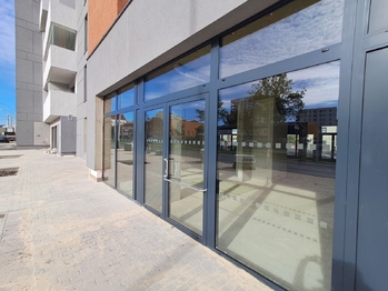Pronájem obchodních prostor 116 m², Praha 9 - Vysočany