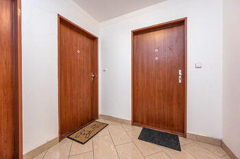 Pronájem bytu 1+kk v osobním vlastnictví 30 m², Praha 8 - Čimice