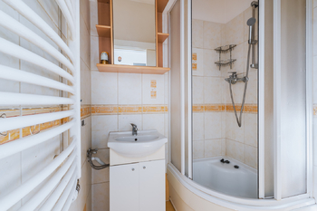 KOUPELNA - Pronájem bytu 1+1 v osobním vlastnictví 43 m², Praha 7 - Holešovice