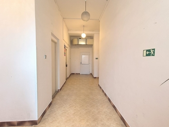 Pronájem kancelářských prostor 61 m², Praha 8 - Kobylisy