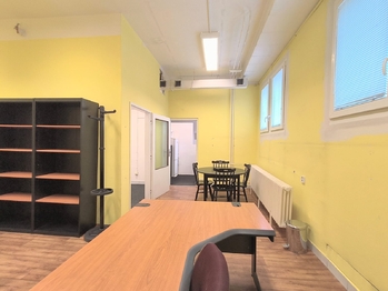 Pronájem kancelářských prostor 61 m², Praha 8 - Kobylisy