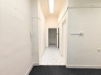 Pronájem kancelářských prostor 61 m², Praha 8 - Kobylisy