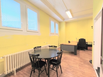 Pronájem kancelářských prostor 61 m², Praha 8 - Kobylisy