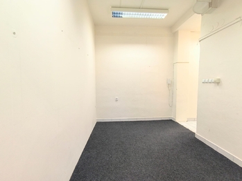 Pronájem kancelářských prostor 61 m², Praha 8 - Kobylisy