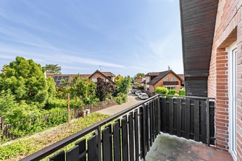 Balkon mezi dětskými pokoji - Prodej domu 284 m², Praha 6 - Přední Kopanina