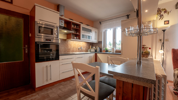 Prodej domu 220 m², Velešovice