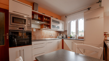 Prodej domu 220 m², Velešovice