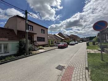 Prodej domu 220 m², Velešovice