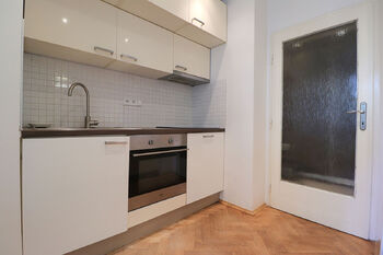 Obývací pokoj + kk - Pronájem bytu 2+kk v osobním vlastnictví 46 m², Praha 10 - Vršovice