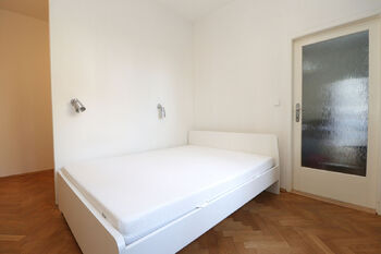 Ložnice - Pronájem bytu 2+kk v osobním vlastnictví 46 m², Praha 10 - Vršovice