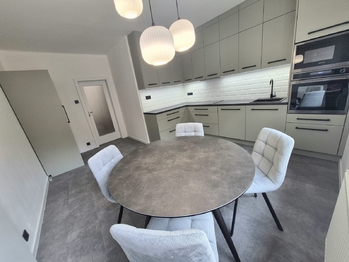 Pronájem bytu 2+1 v osobním vlastnictví 77 m², Praha 6 - Dejvice