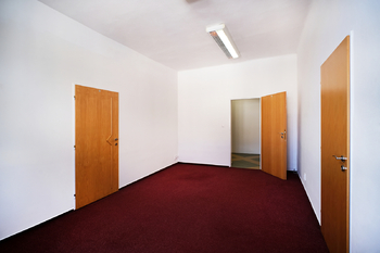 +420 604 191 744 I denisa.myslivcova@re-max.cz - Pronájem kancelářských prostor 90 m², Ostrava