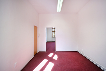 +420 604 191 744 I denisa.myslivcova@re-max.cz - Pronájem kancelářských prostor 90 m², Ostrava