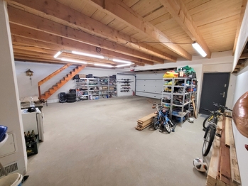 Garáž. - Prodej domu 348 m², Neumětely