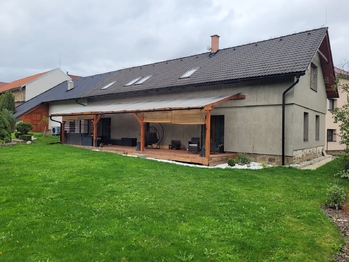 Prodej domu 348 m², Neumětely