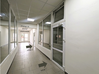 Pronájem obchodních prostor 39 m², Rousínov