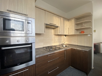 +420 776 335 999, ladislav.urbancik@re-max.cz - Prodej bytu 1+1 v družstevním vlastnictví 36 m², Havířov