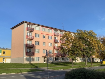 +420 776 335 999, ladislav.urbancik@re-max.cz - Prodej bytu 1+1 v družstevním vlastnictví 36 m², Havířov