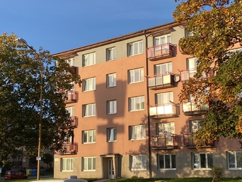 +420 776 335 999, ladislav.urbancik@re-max.cz - Prodej bytu 1+1 v družstevním vlastnictví 36 m², Havířov