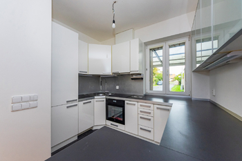 Pronájem domu 160 m², Praha 4 - Záběhlice