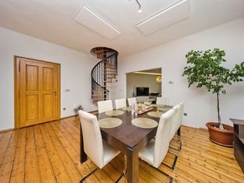 Prodej bytu 5+1 v osobním vlastnictví 214 m², Olomouc