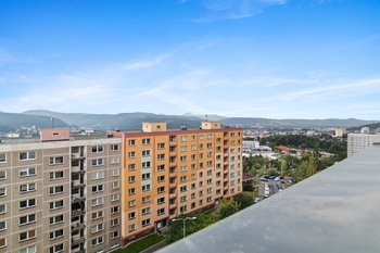 Výhled z bytu stojí za to - Pronájem bytu 2+1 v družstevním vlastnictví 43 m², Ústí nad Labem