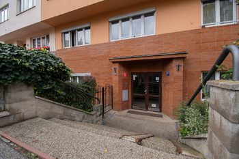 Prodej bytu 2+1 v osobním vlastnictví 75 m², Praha 6 - Střešovice
