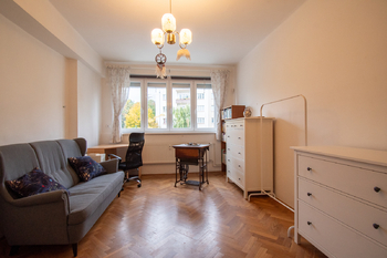 Prodej bytu 2+1 v osobním vlastnictví 75 m², Praha 6 - Střešovice