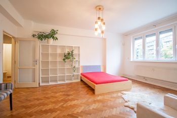 Prodej bytu 2+1 v osobním vlastnictví 75 m², Praha 6 - Střešovice