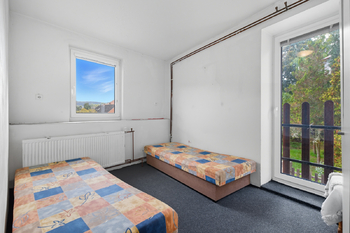 Prodej obchodních prostor 93 m², Jince