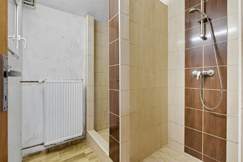 Prodej obchodních prostor 93 m², Jince