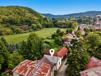 Prodej obchodních prostor 93 m², Jince