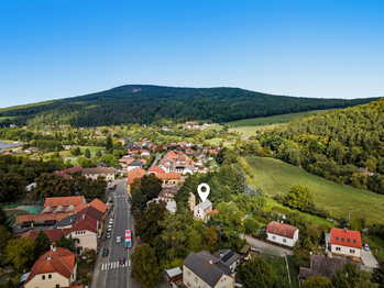 Prodej obchodních prostor 93 m², Jince