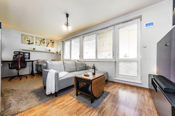 Prodej bytu 1+kk v osobním vlastnictví 43 m², Praha 9 - Hostavice