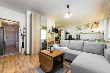 Prodej bytu 1+kk v osobním vlastnictví 43 m², Praha 9 - Hostavice