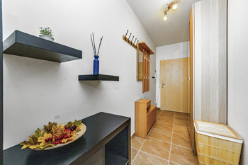 Prodej bytu 1+kk v osobním vlastnictví 43 m², Praha 9 - Hostavice