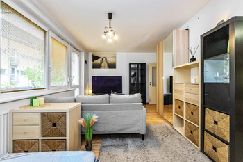 Prodej bytu 1+kk v osobním vlastnictví 43 m², Praha 9 - Hostavice